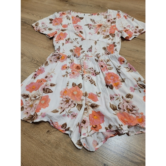 Floral romper size Large - Picture 3 of 5